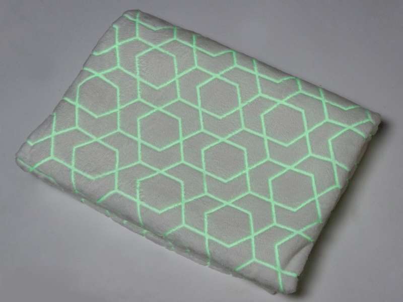 Светящийся в темноте плед Lattice белый №4