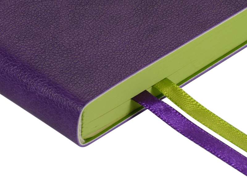 Ежедневник А5 датированный Boston 2026, фиолетовый с салатовым обрезом №10