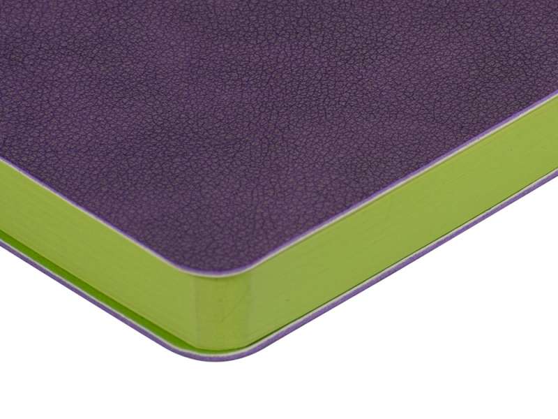 Ежедневник А5 датированный Boston 2026, фиолетовый с салатовым обрезом №9