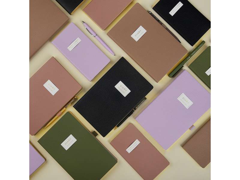 Еженедельник недатированный А6 Total beige с нашивкой, бежевый №7